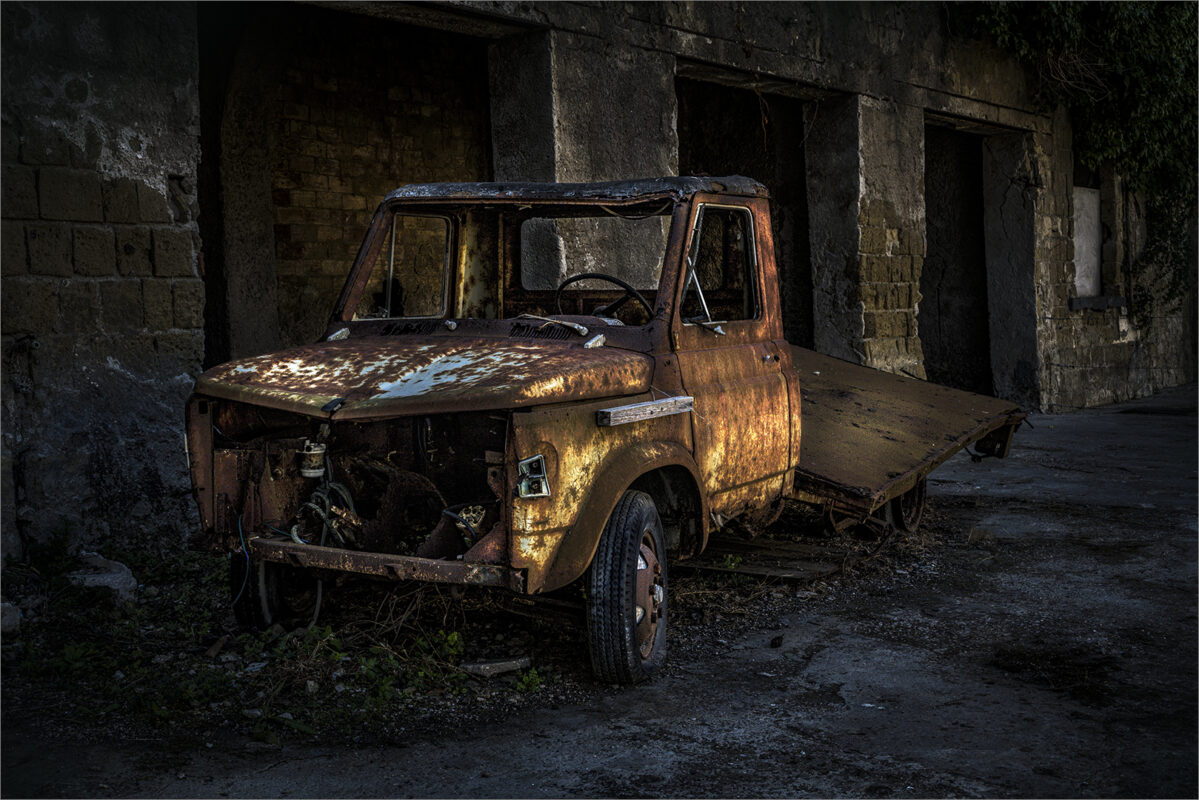 5S-SS-Seen better days-001-Sandy-Van Vuuren